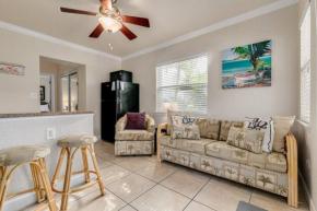 Steps to the Beach and Restaurants! - Coconut Villa's Suite 1